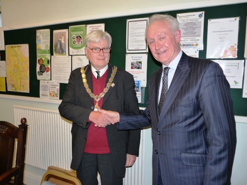 Cllr John Pritchard takes over as Town Council Chair from Cllr Martin Thomas